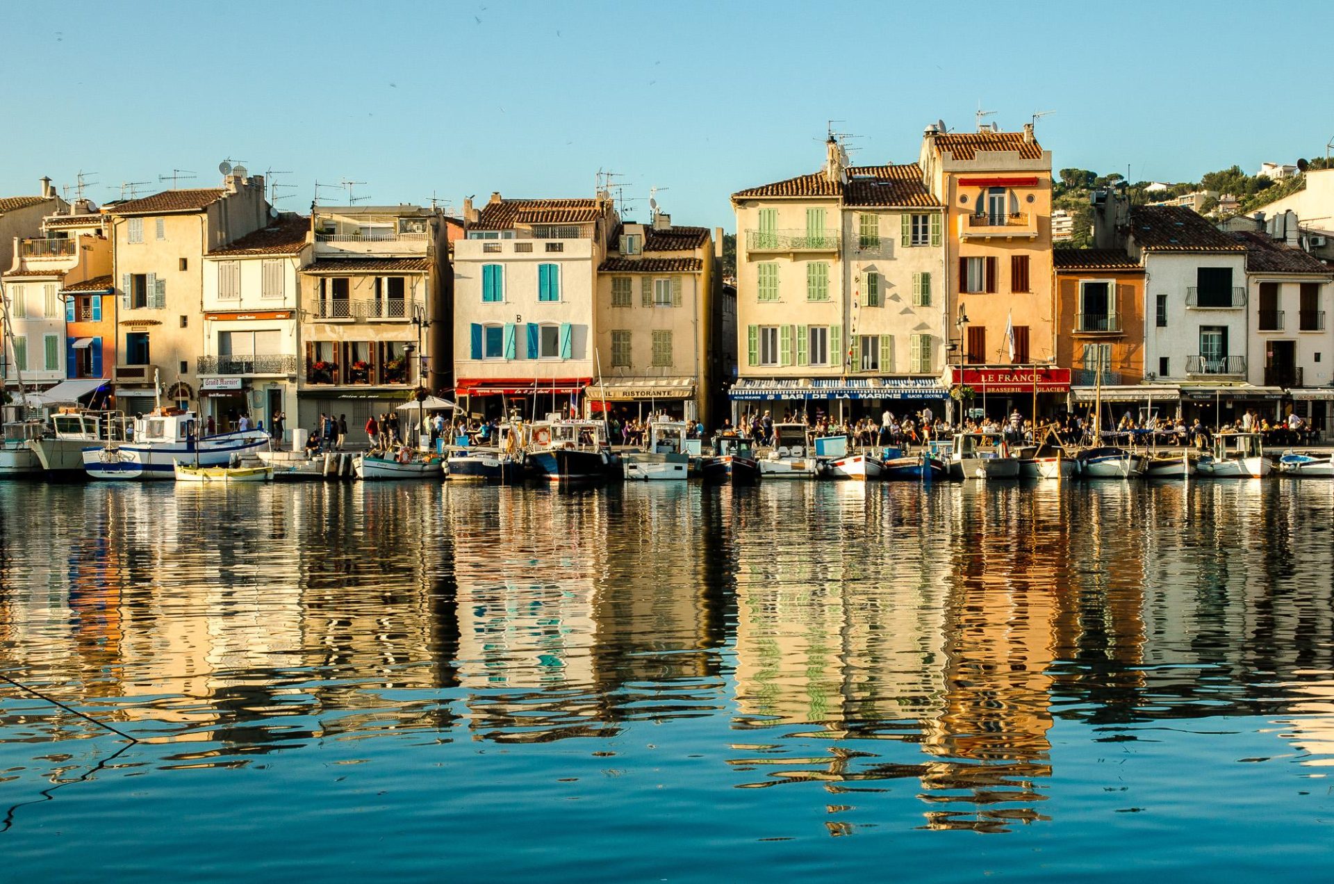 panorama sur le port de Cassis