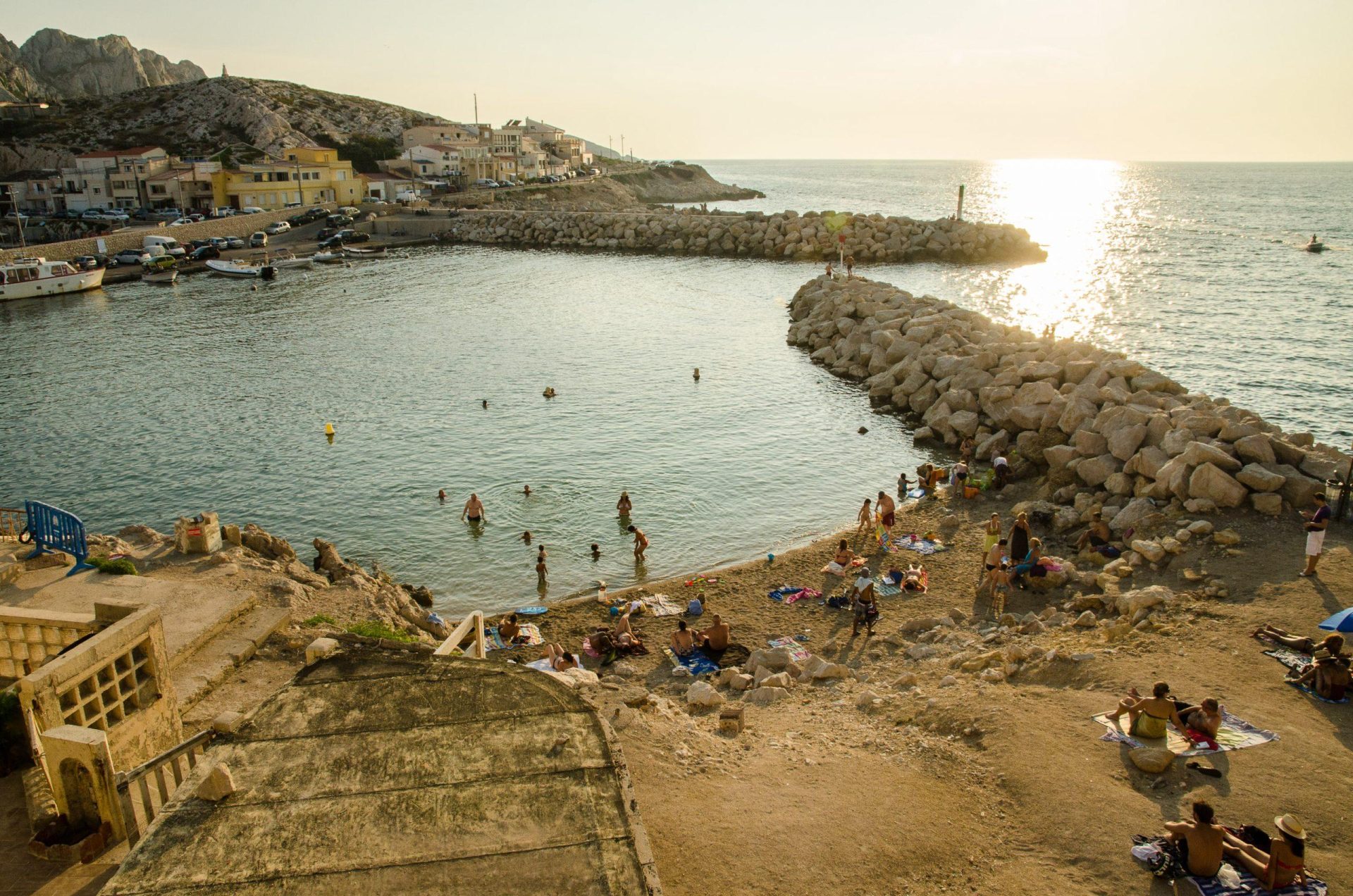 Vue sur la mer Méditerrannée à partir de la plage des Goudes à Marseille