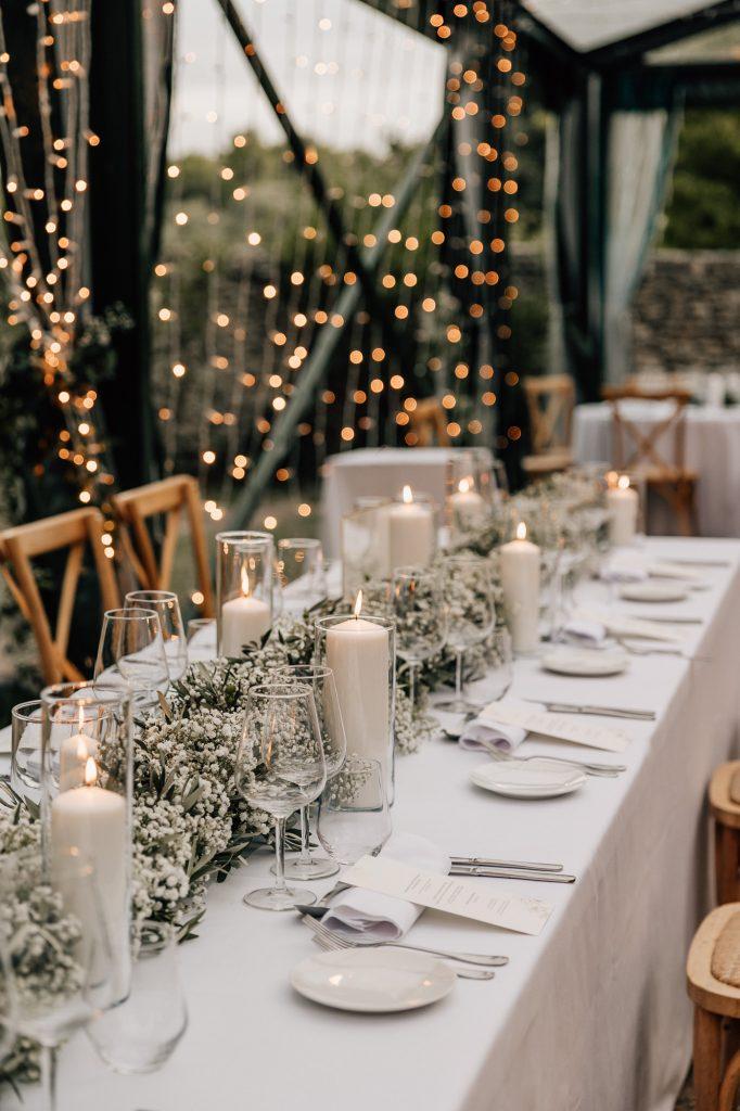 Plan de table et décoration de mariage du Domaine du Vallon des Sources à l'Isle sur la Sorgue