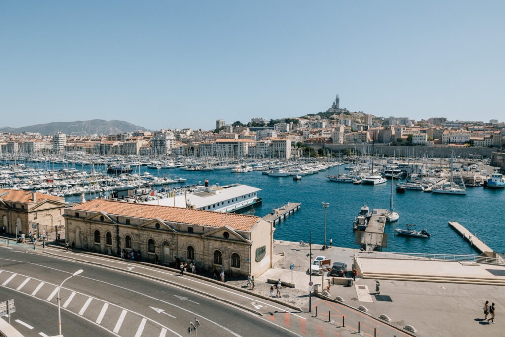 vue du Vieux-Port de Marseille depuis l’église Saint-Laurent