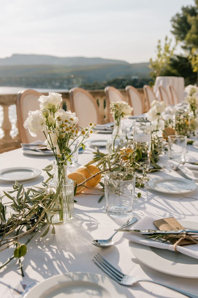 Décoration de la table de mariage au Domaine de Canaille à Cassis