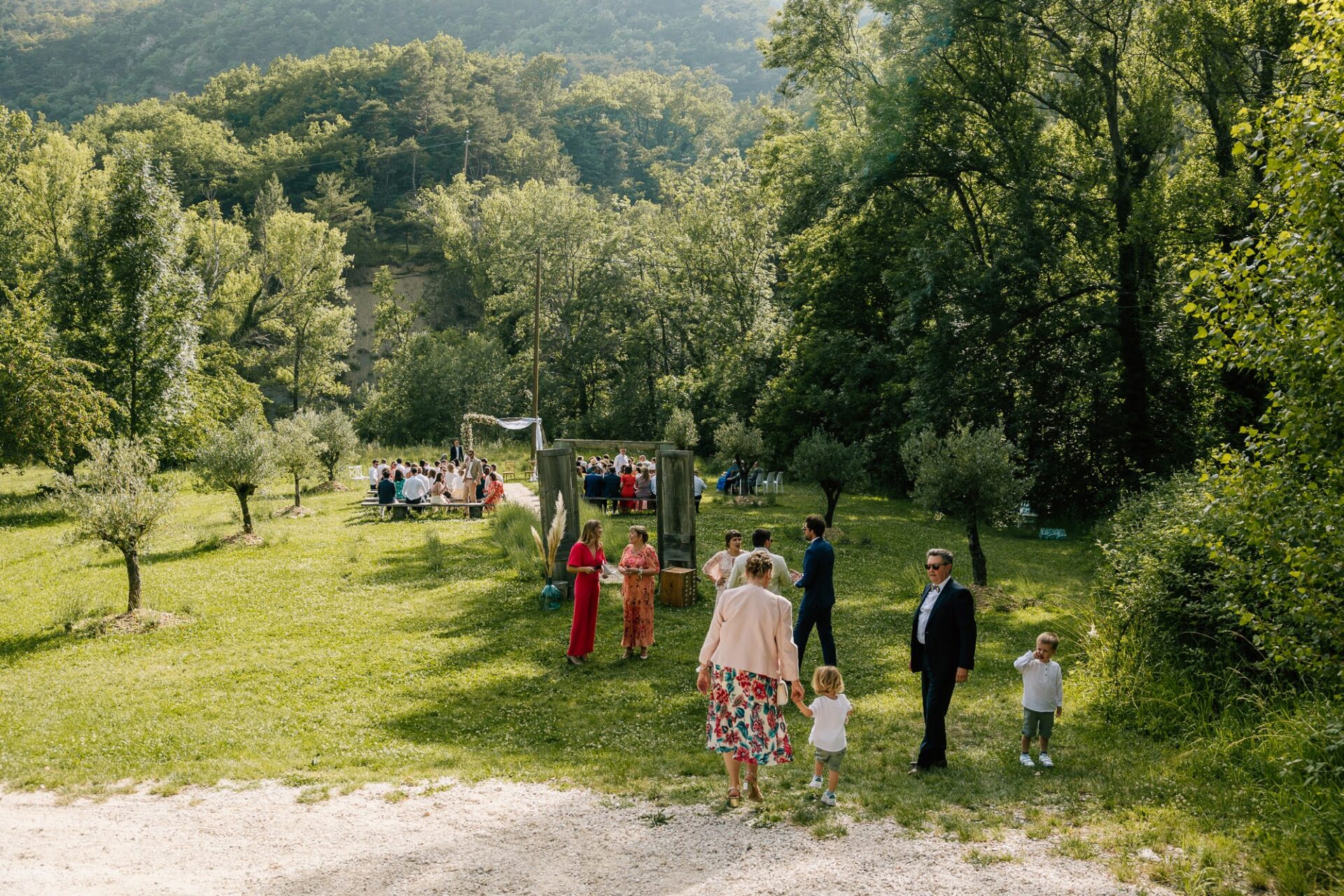 Cérémonie laïque en pleine nature en Provence