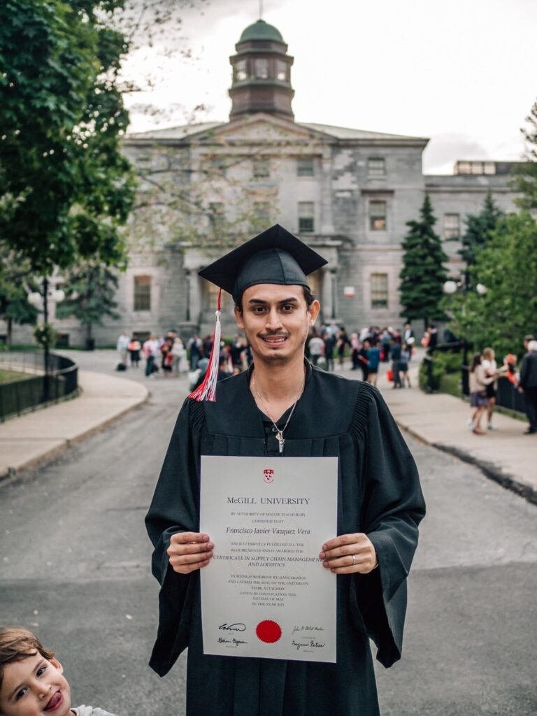 scène de vie quotidienne, papa obtient son diplome