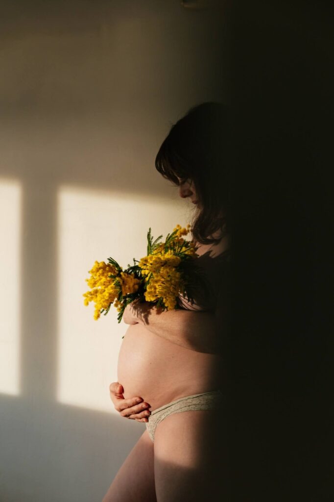 Quand faire une séance photo de grossesse à Marseille ?